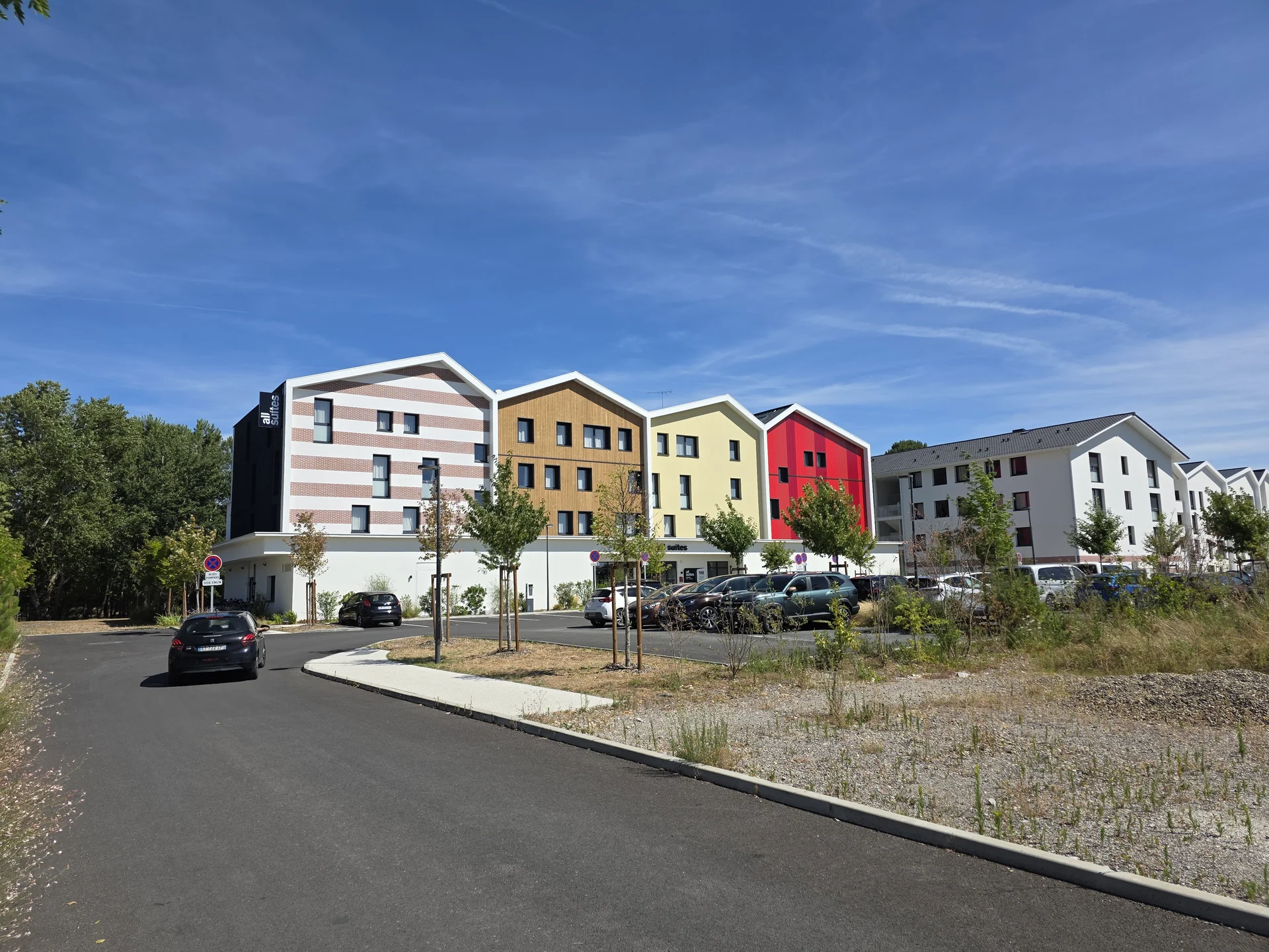 Hotels auf Motorradreise: Außenansicht des All Suites Hôtel Bassin d’Arcachon in La Teste-de-Buch